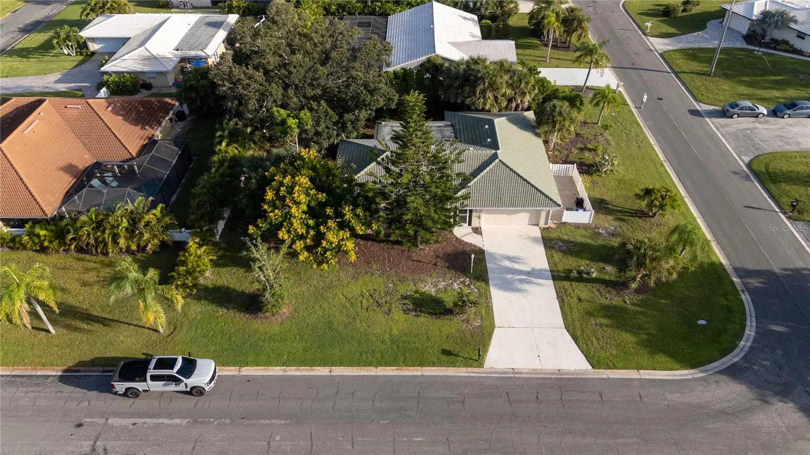 225 CHARDIN DR
