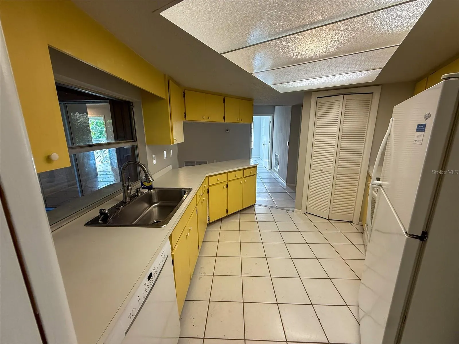 225 CHARDIN DR