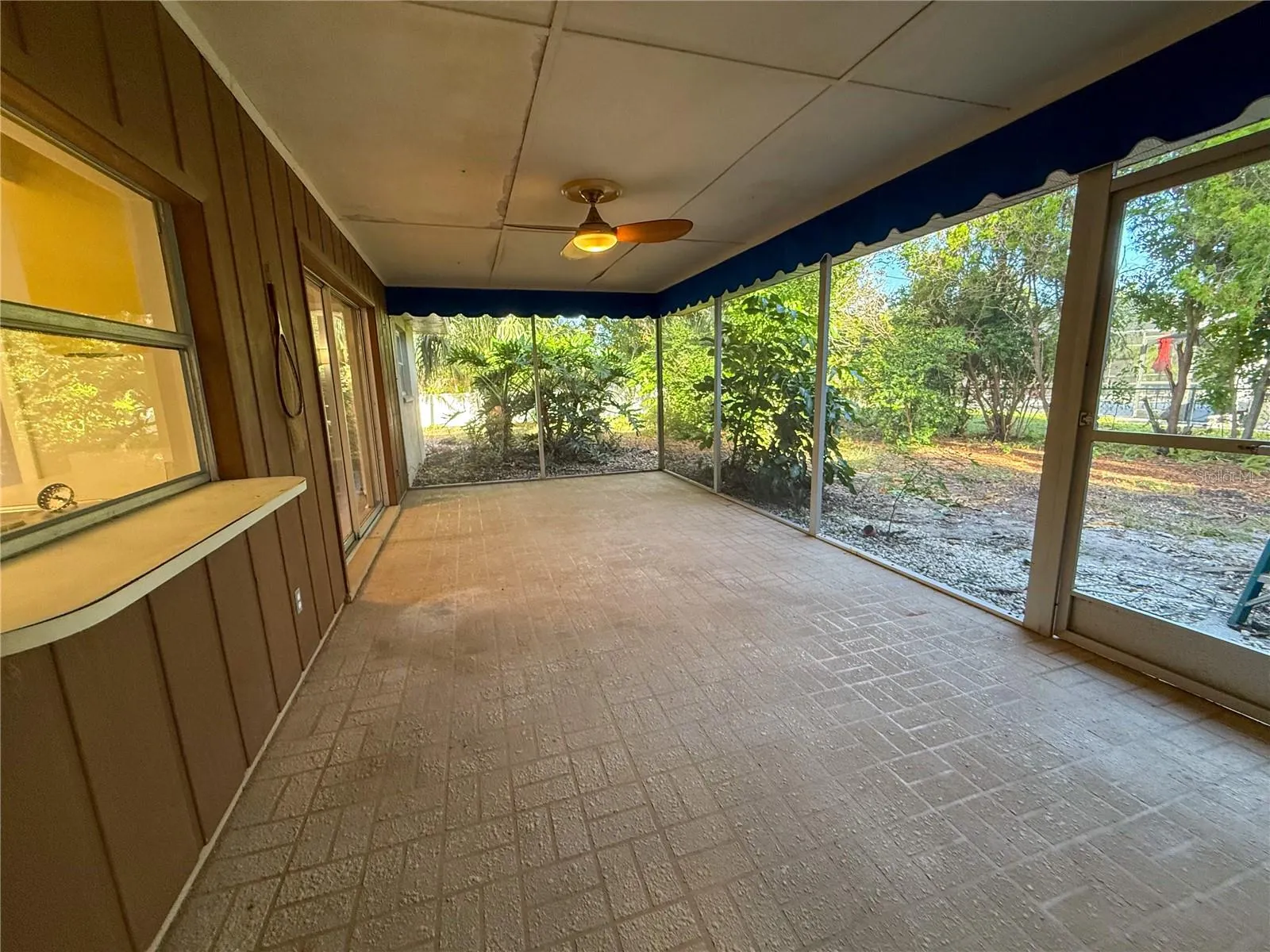 225 CHARDIN DR
