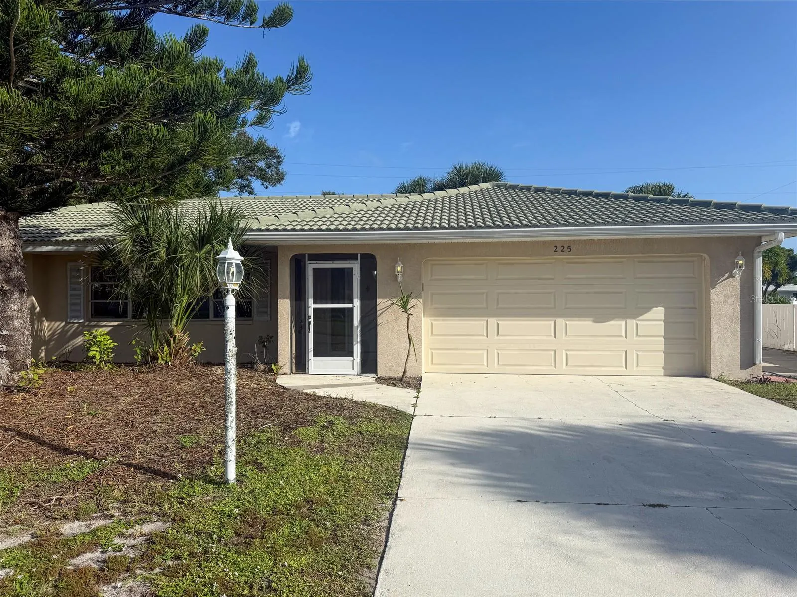 225 CHARDIN DR