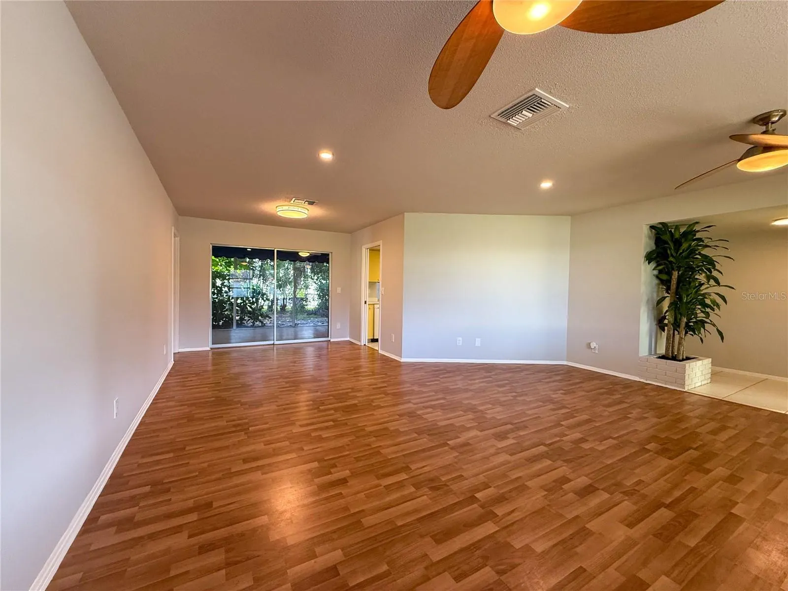 225 CHARDIN DR