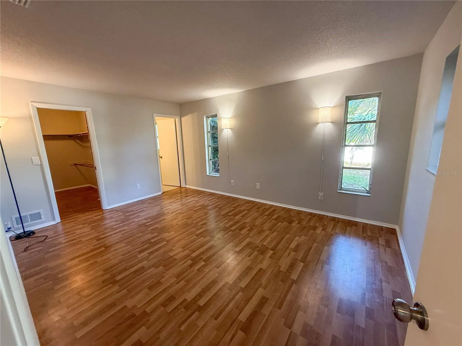 225 CHARDIN DR