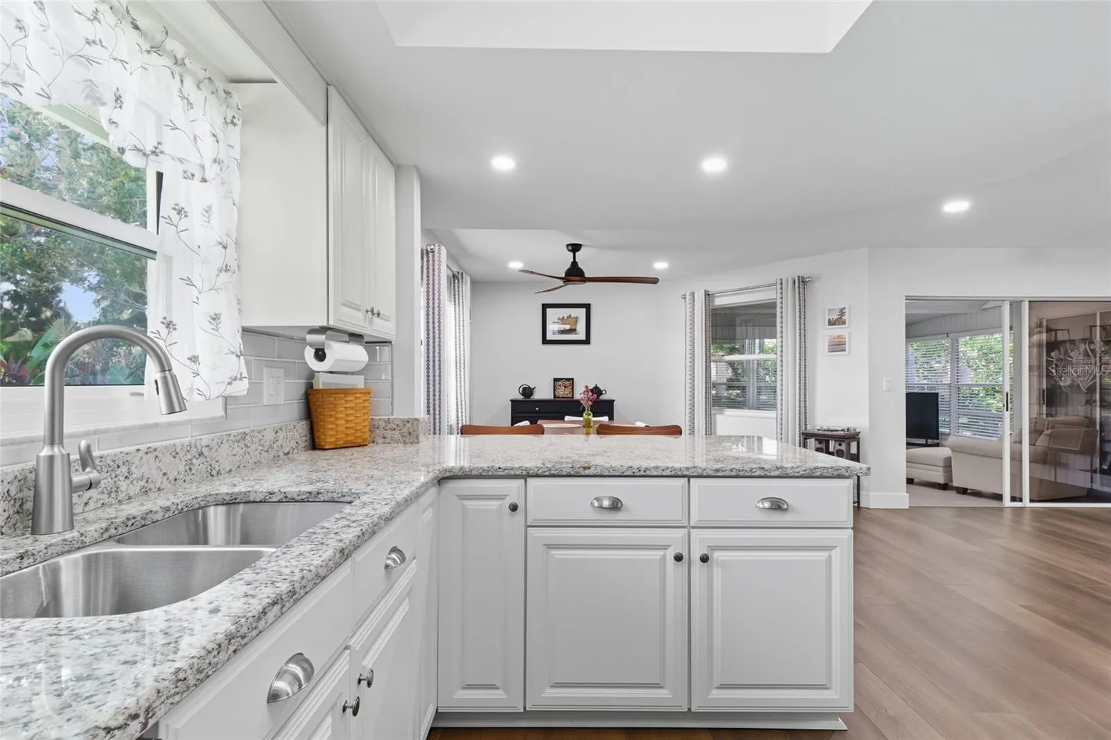 3060 CROWN HERON PT