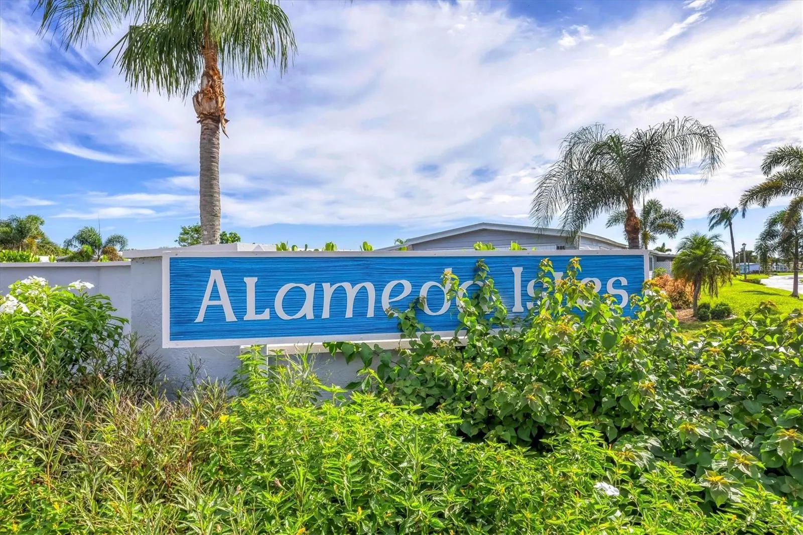 8 CORONADO DR