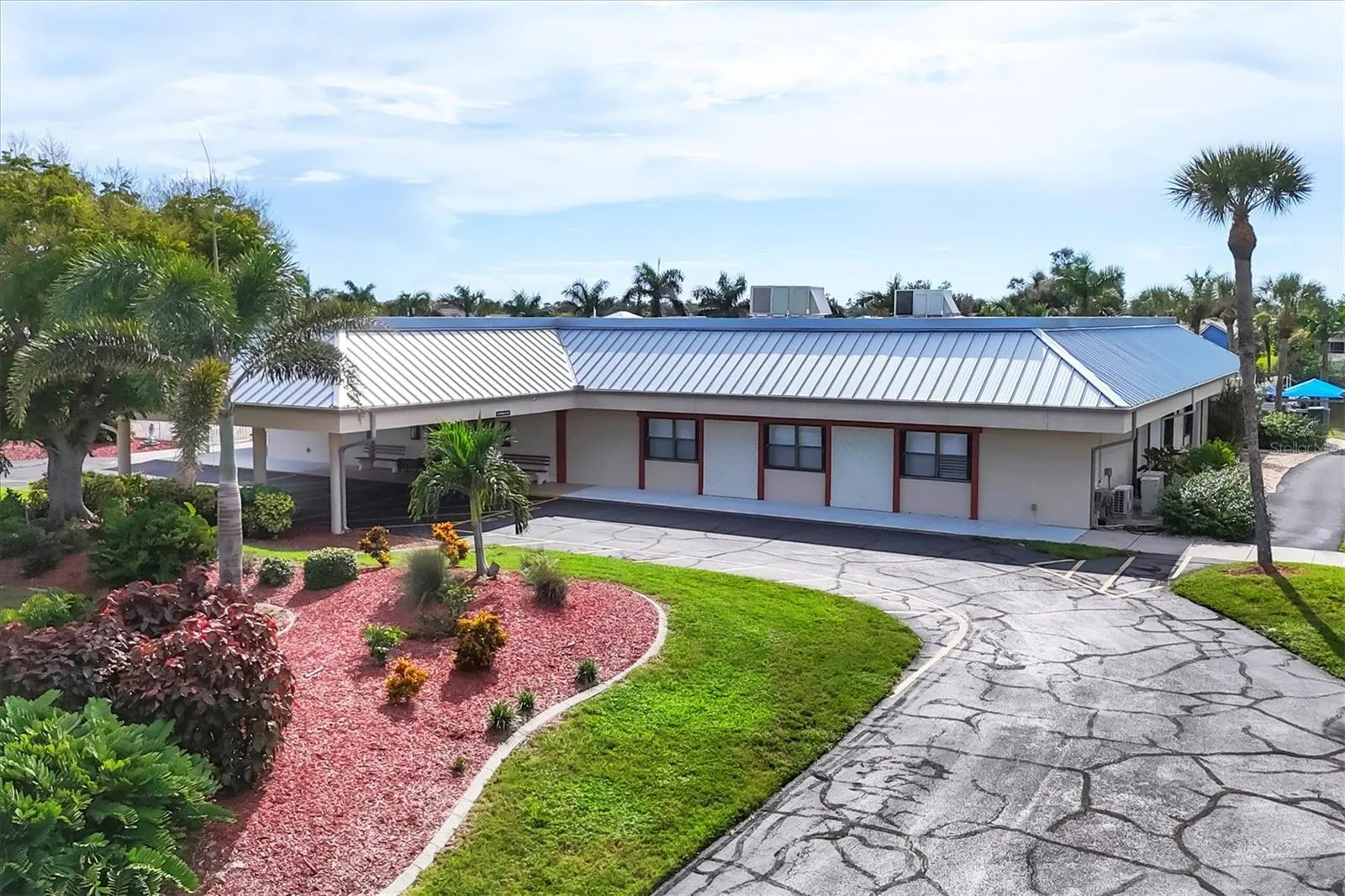 8 CORONADO DR