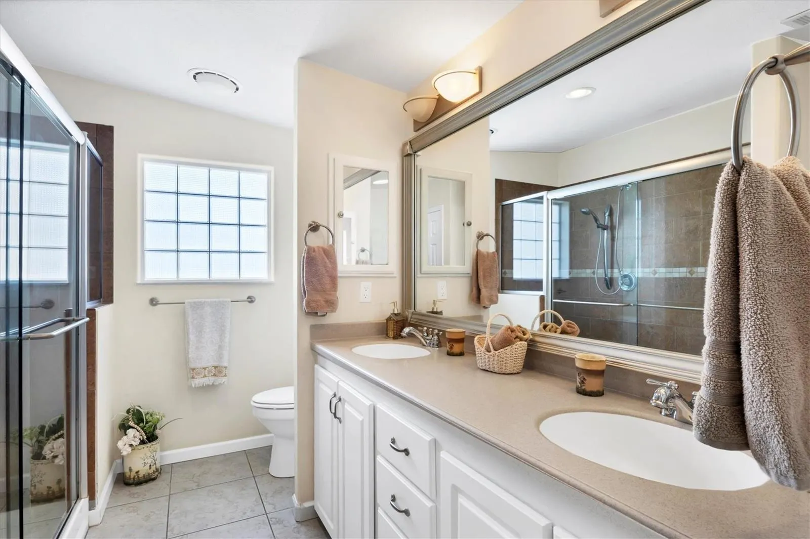 8 CORONADO DR