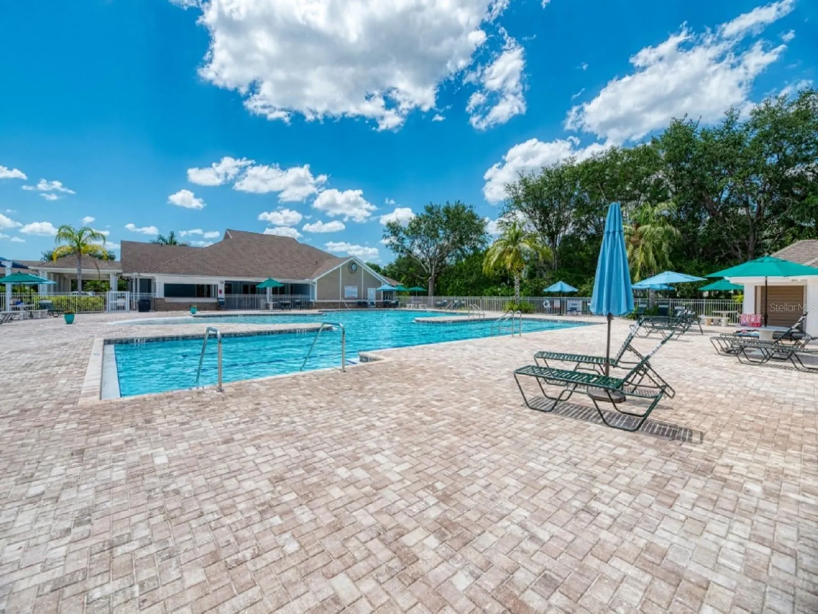 13033 N MARSH DR
