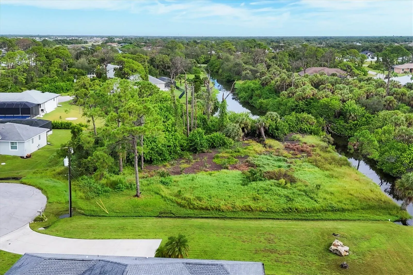 134 GLADES DR