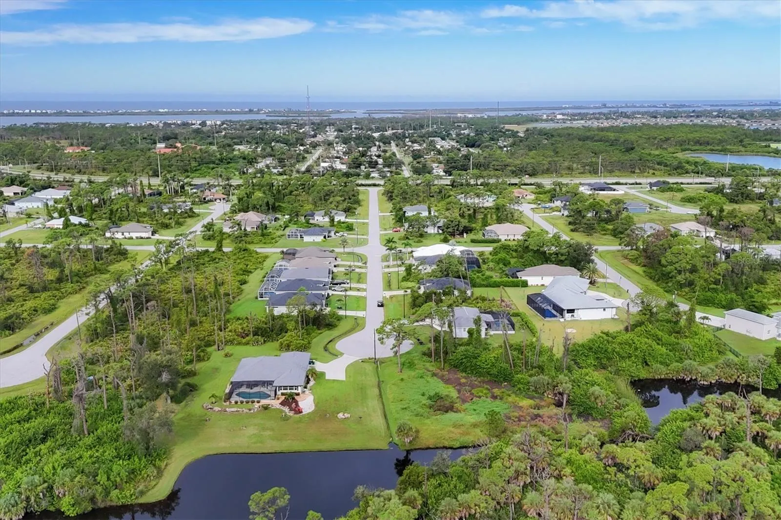 134 GLADES DR