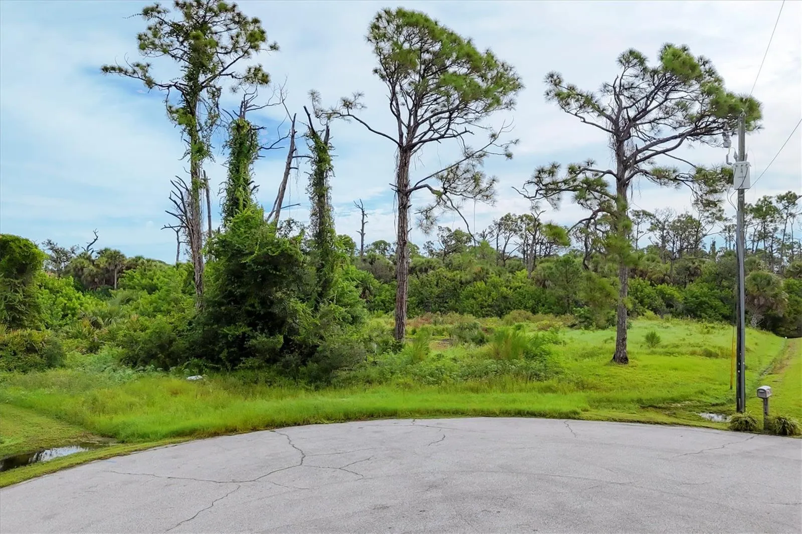 134 GLADES DR