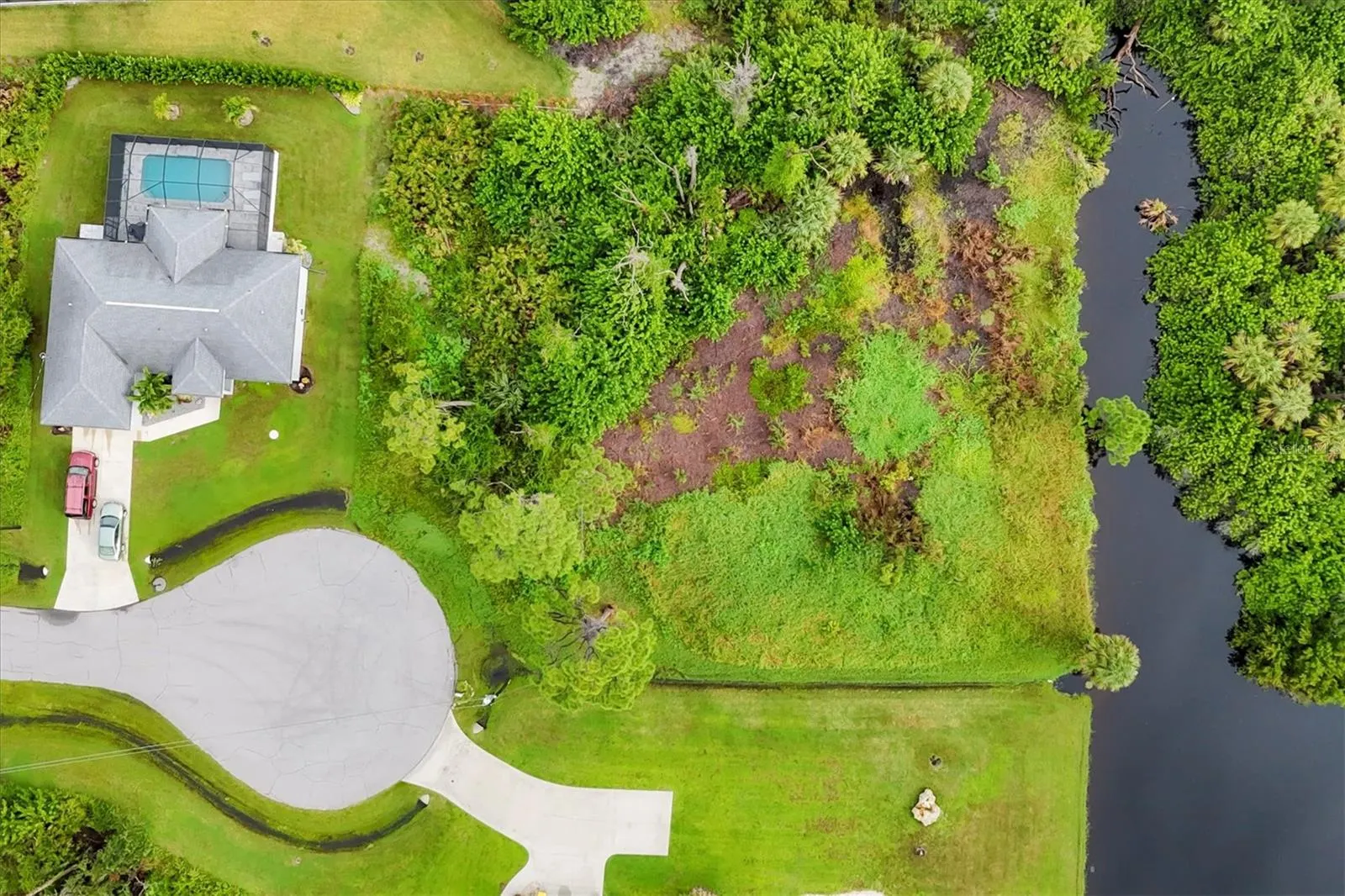 134 GLADES DR