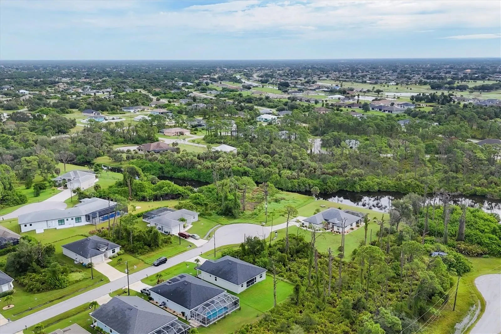 134 GLADES DR