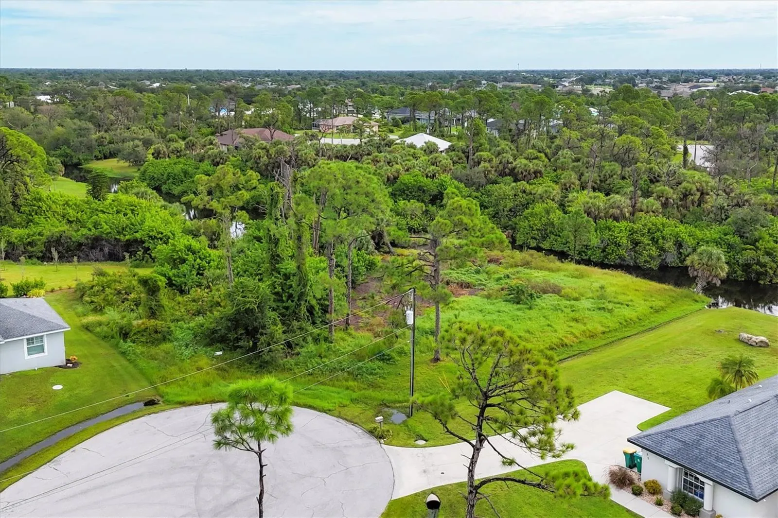 134 GLADES DR
