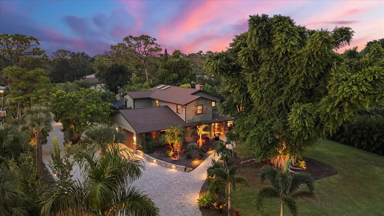 1070 BAYSHORE DR