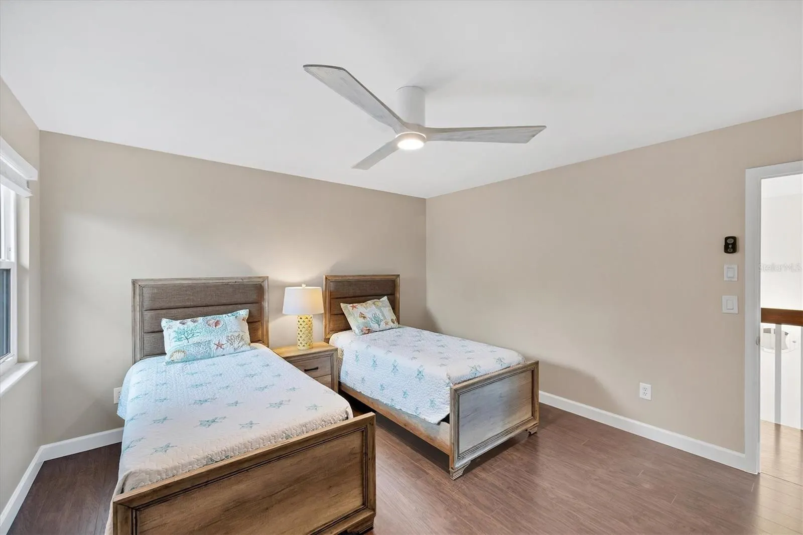 1070 BAYSHORE DR