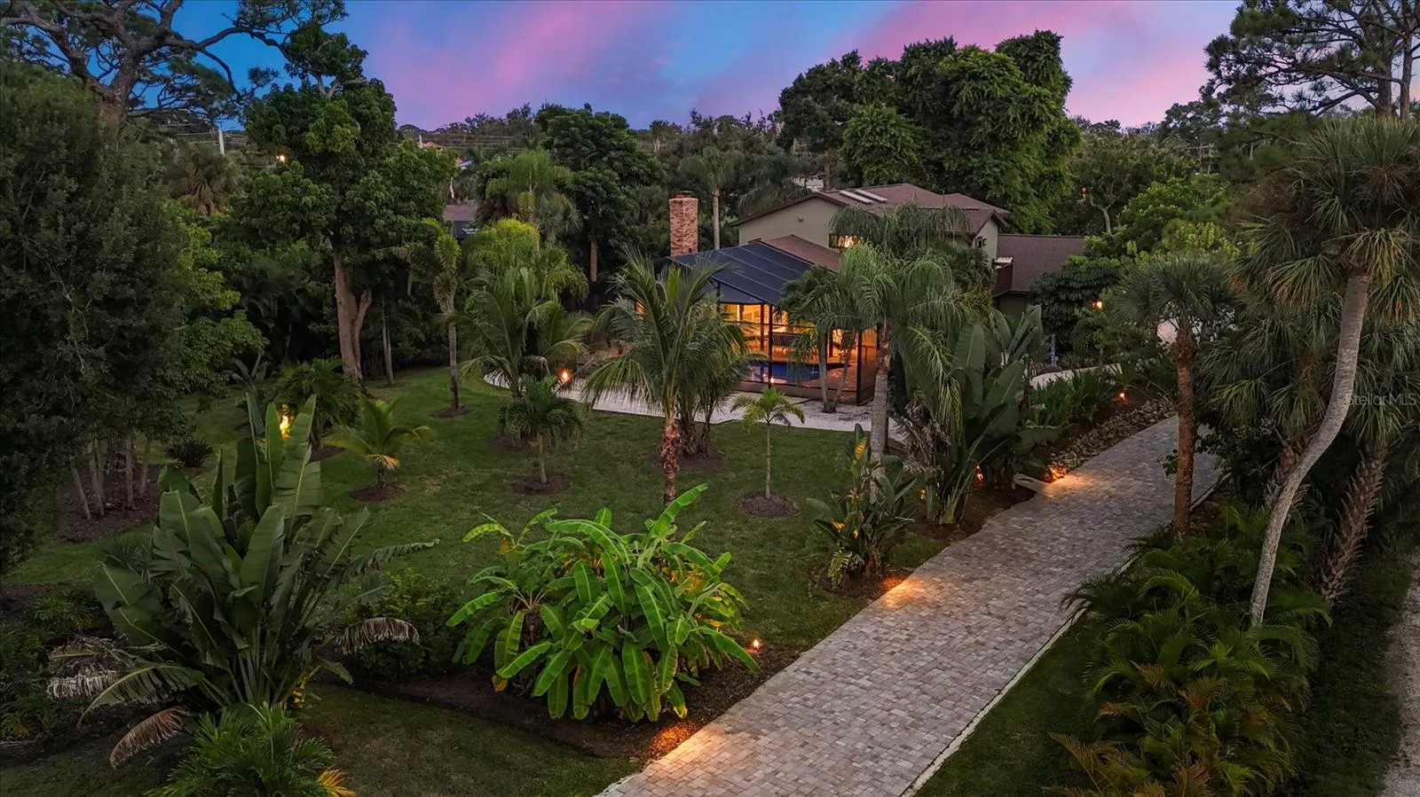 1070 BAYSHORE DR