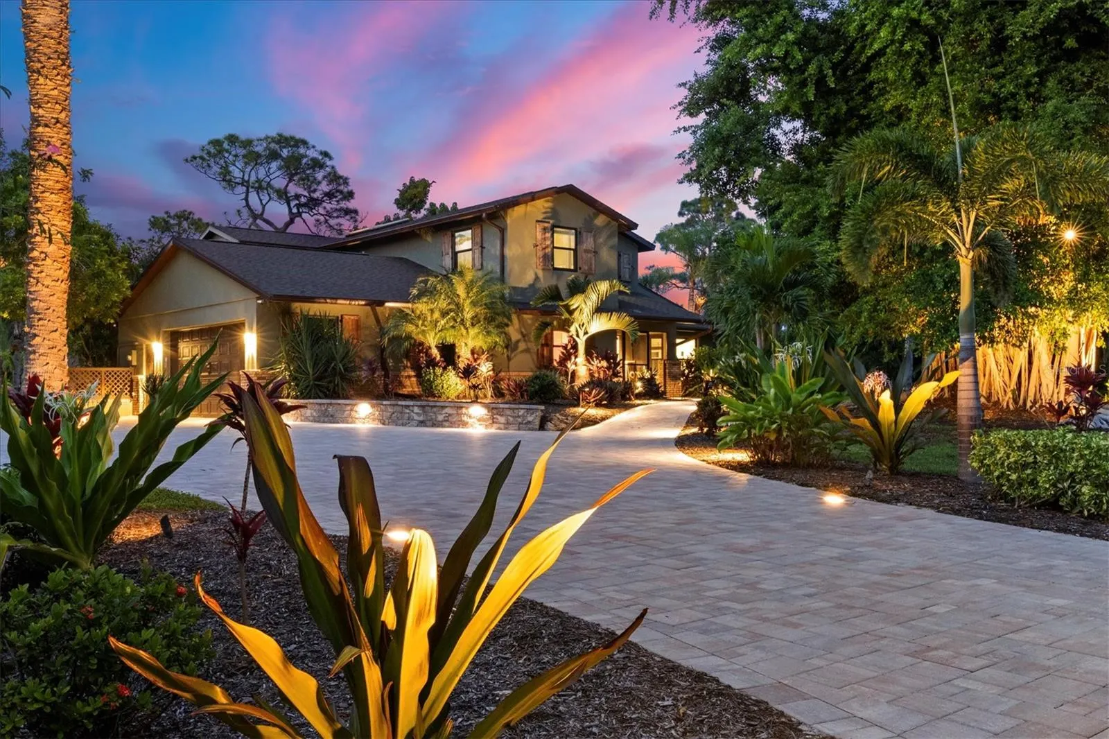 1070 BAYSHORE DR