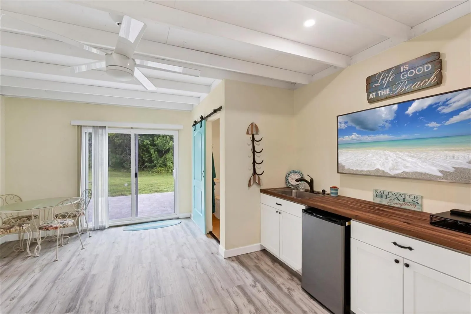 1070 BAYSHORE DR