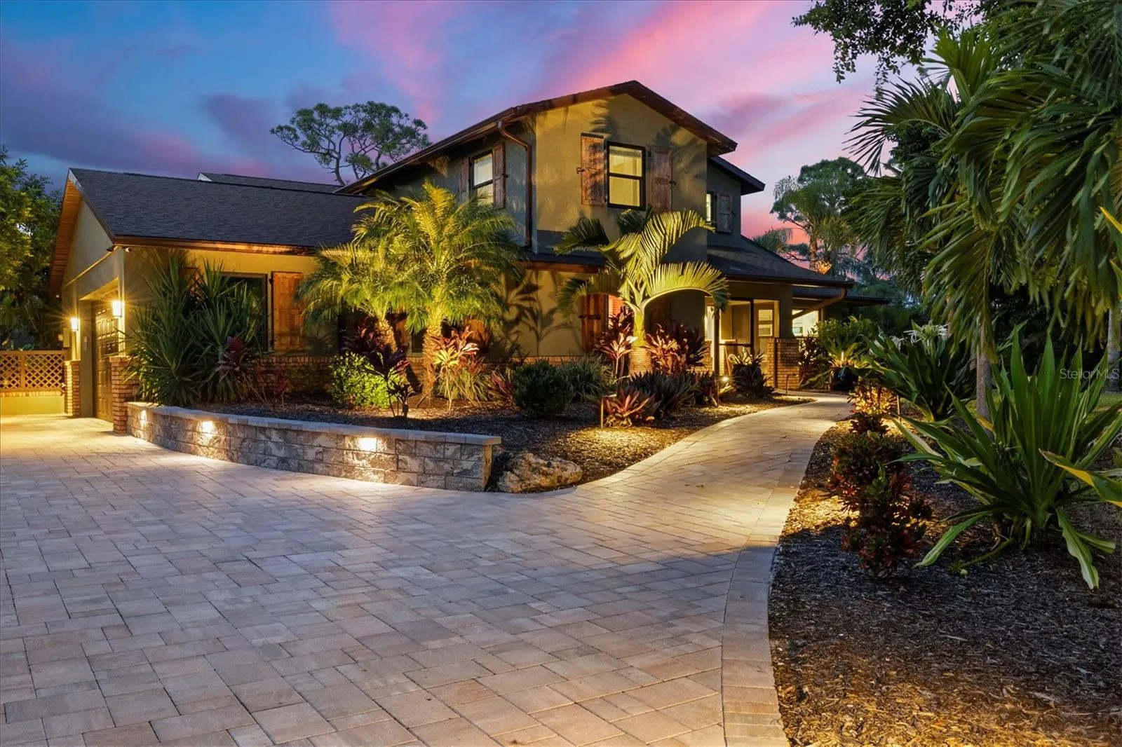 1070 BAYSHORE DR