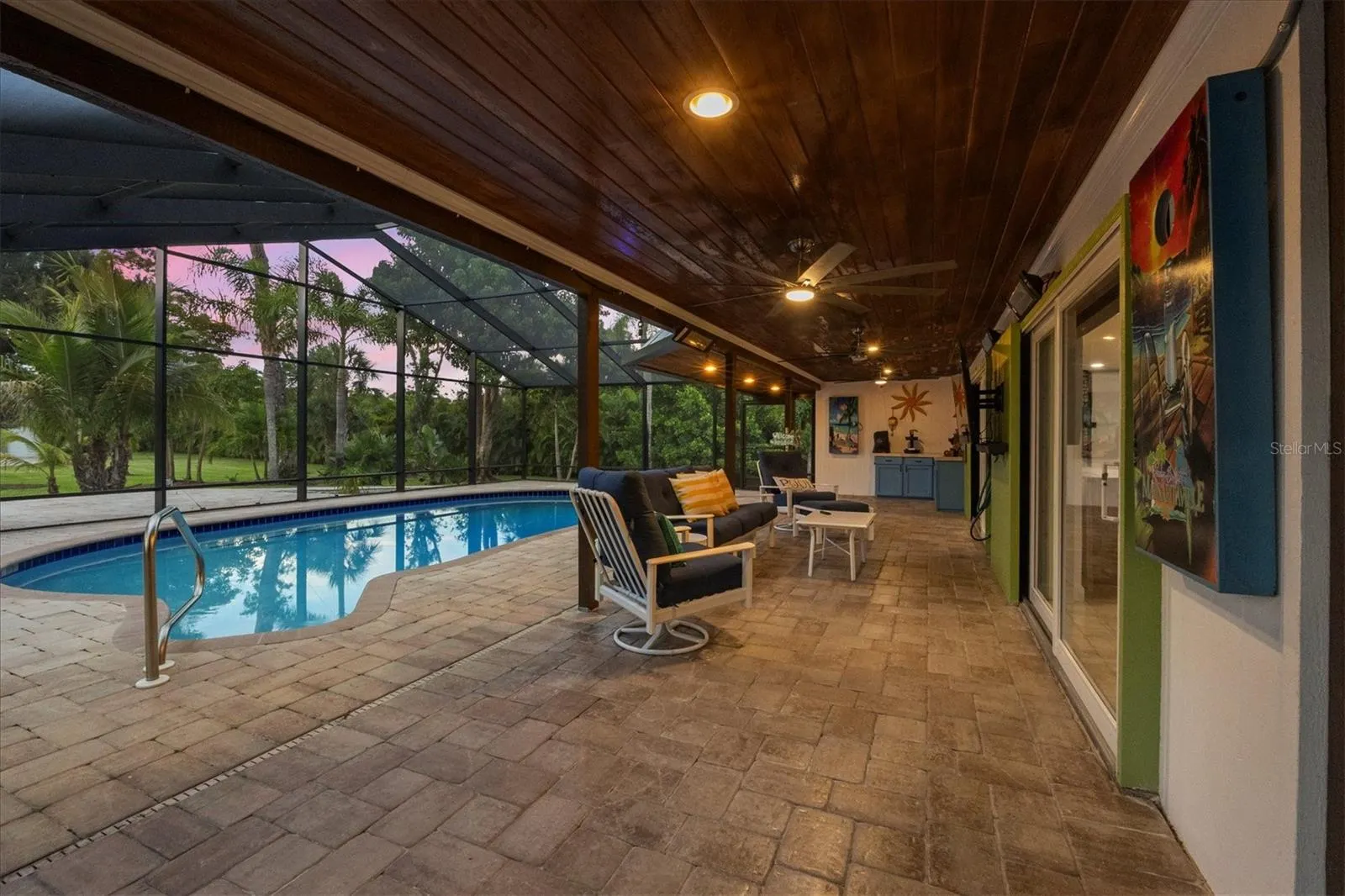 1070 BAYSHORE DR