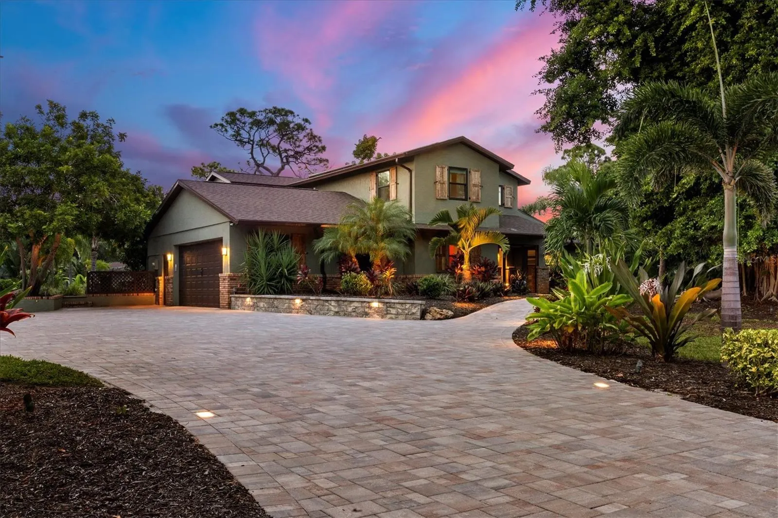 1070 BAYSHORE DR