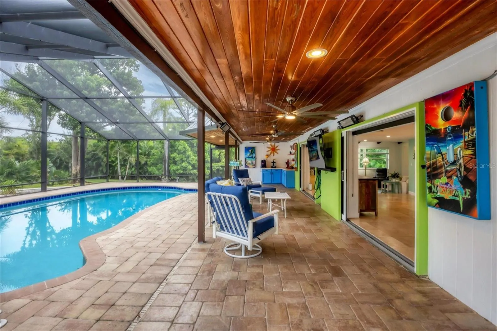 1070 BAYSHORE DR