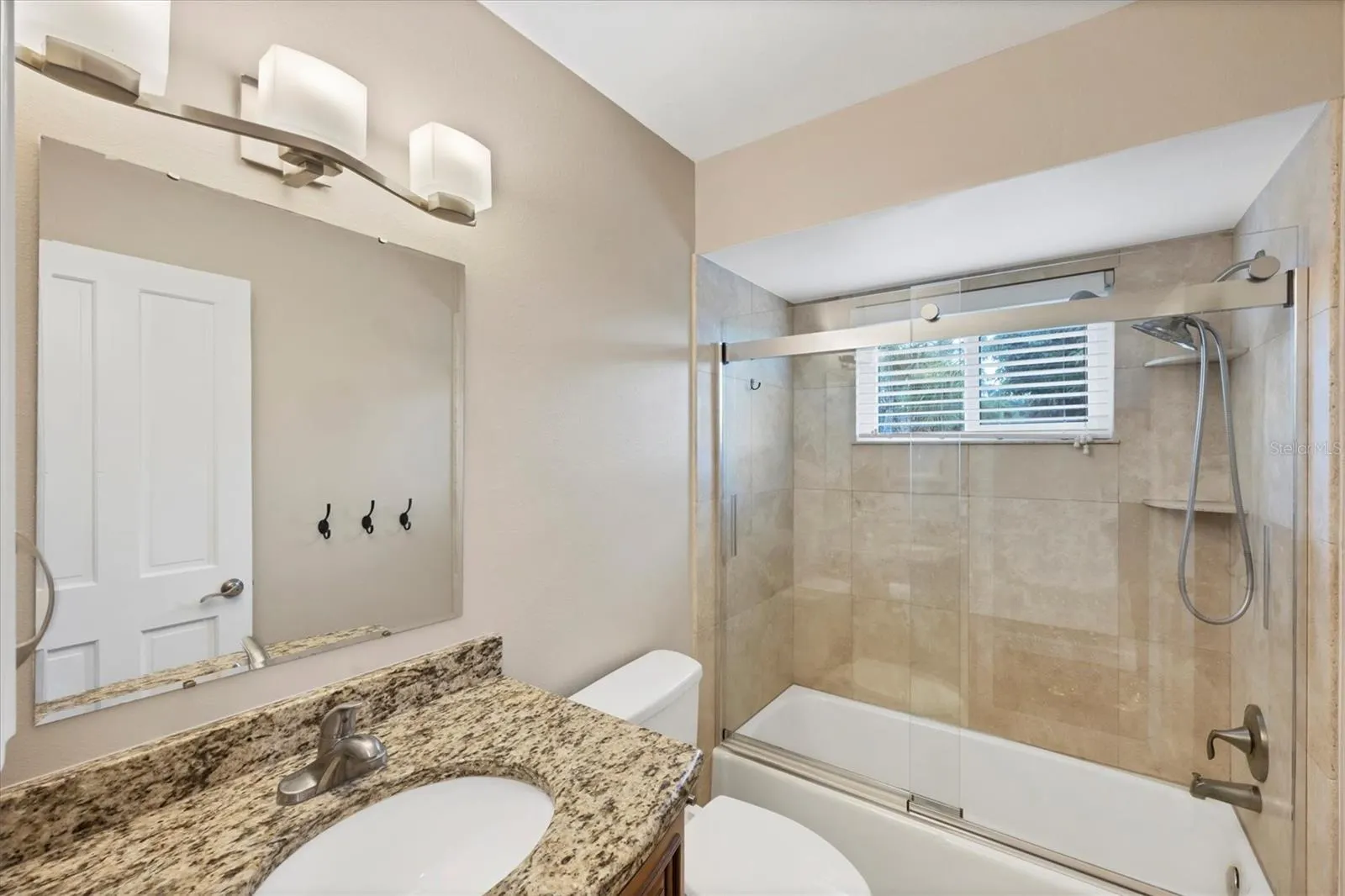 1070 BAYSHORE DR