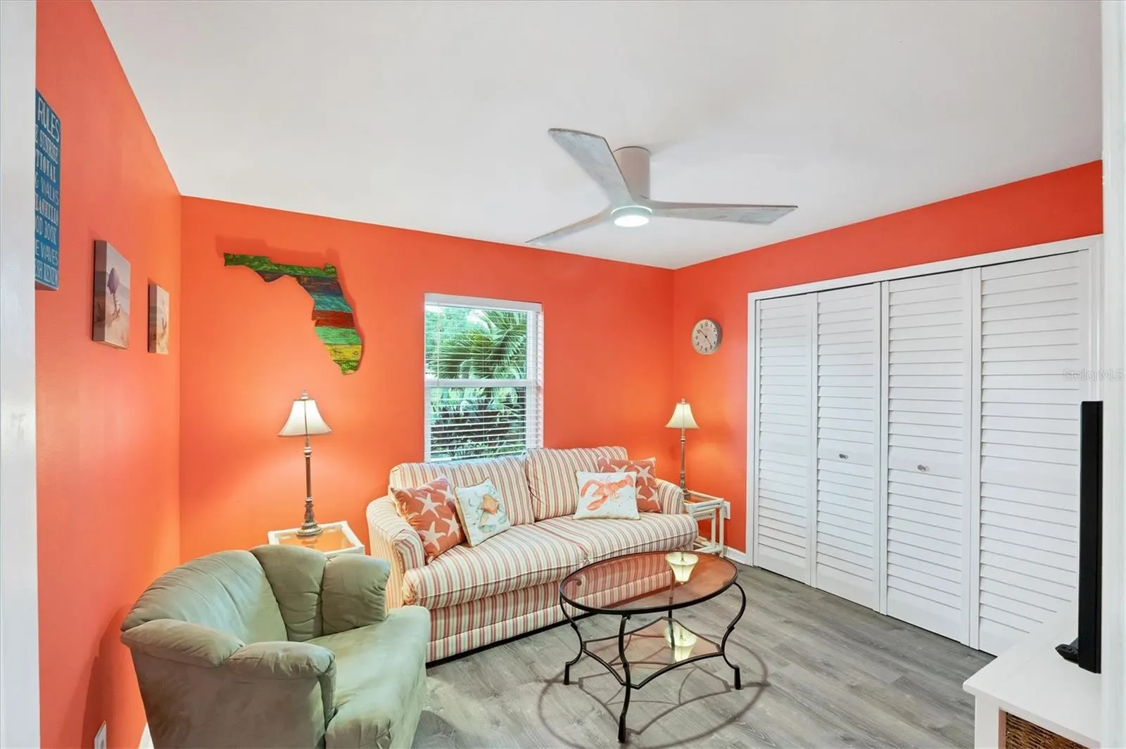 1070 BAYSHORE DR