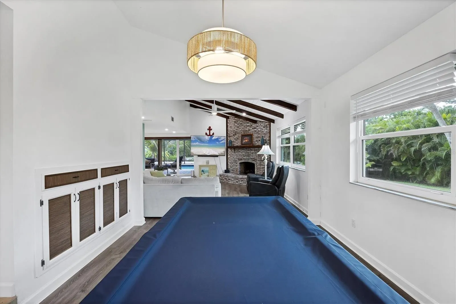 1070 BAYSHORE DR