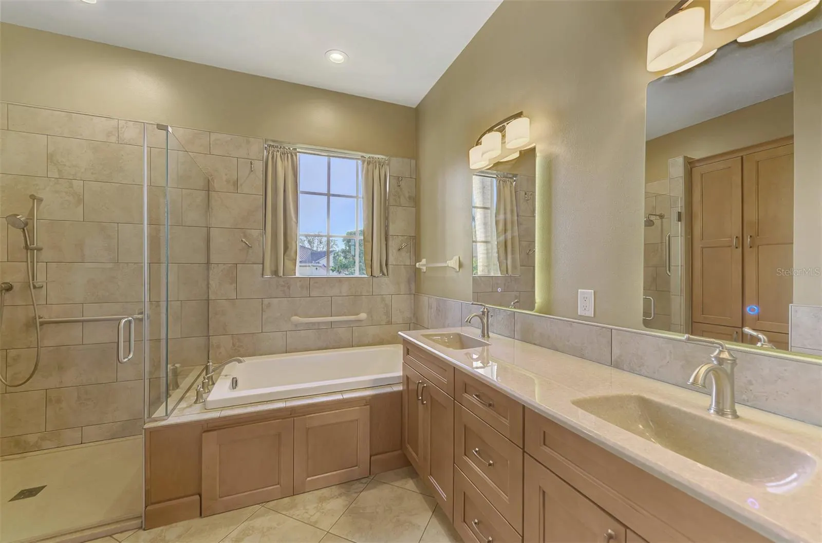 14405 SILVER LAKES CIR