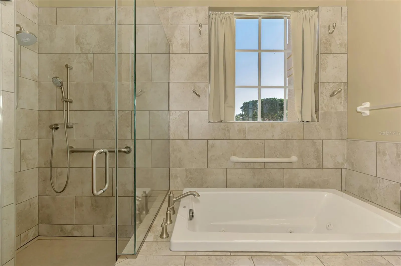 14405 SILVER LAKES CIR