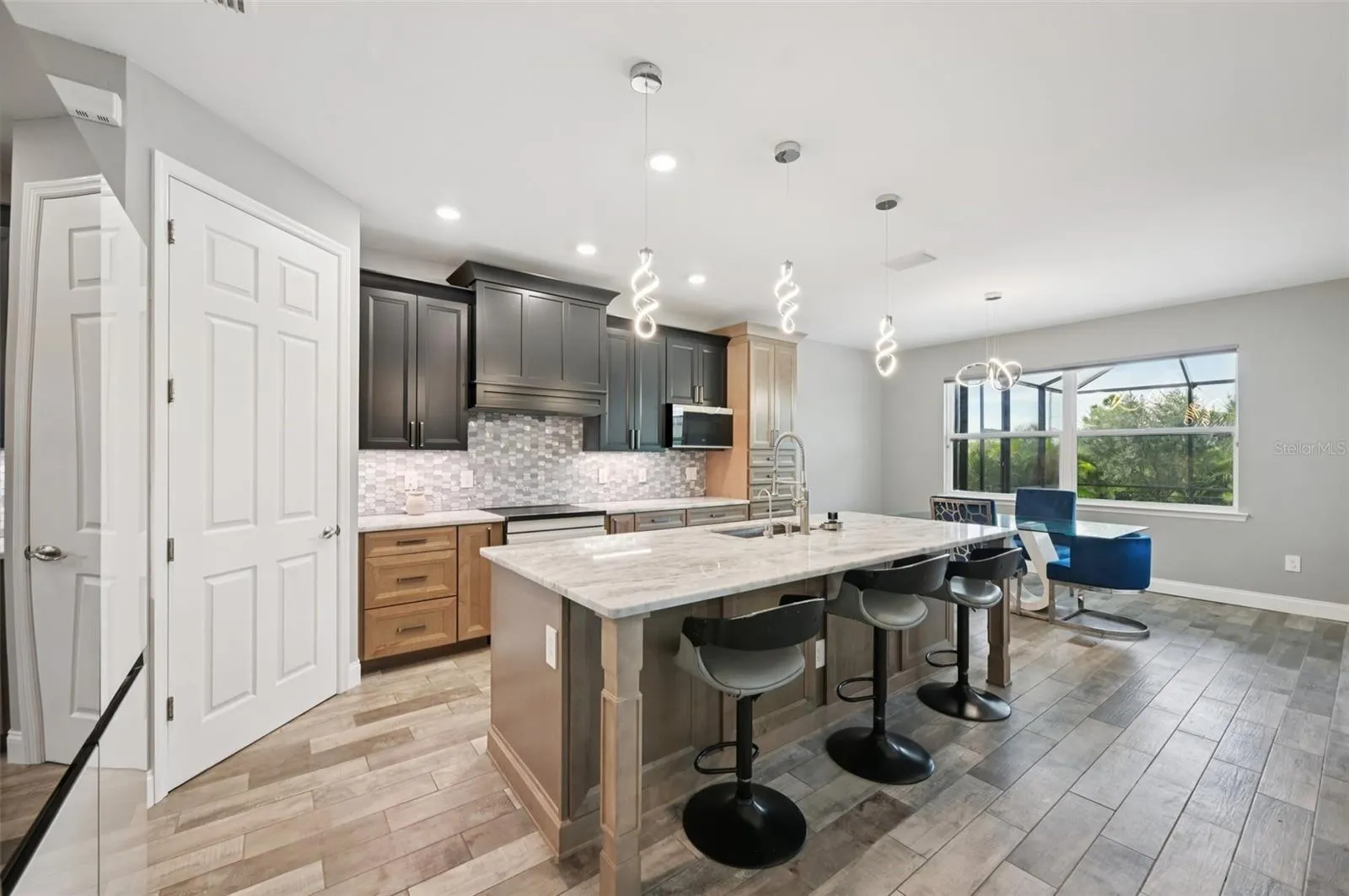 15301 CHINOOK WAY
