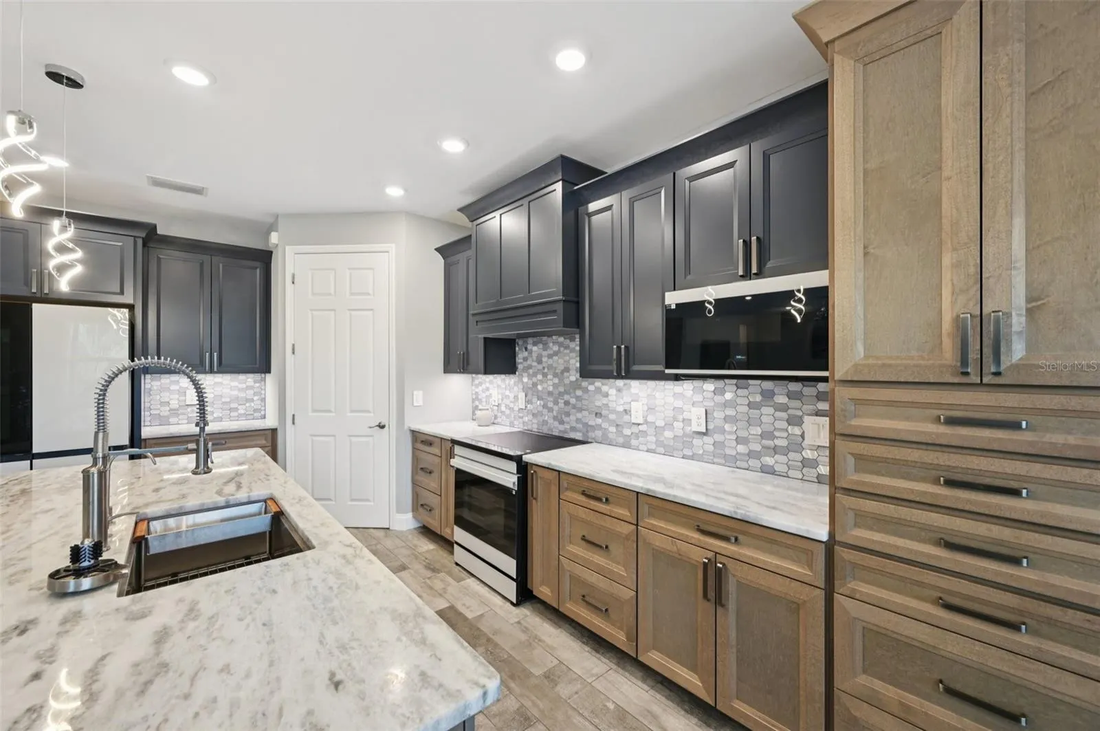 15301 CHINOOK WAY