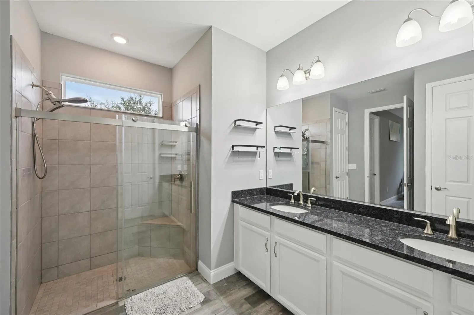 15301 CHINOOK WAY