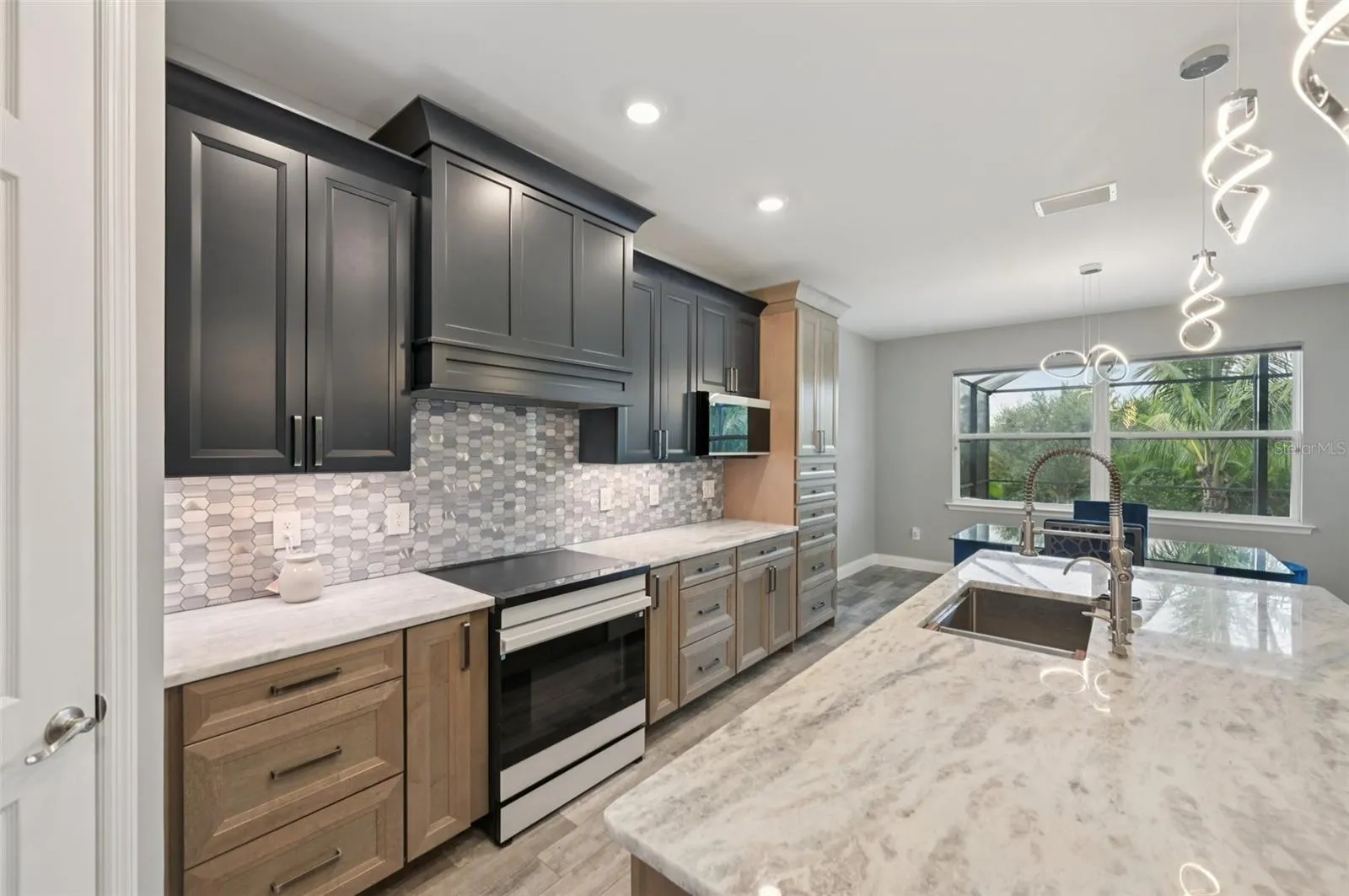 15301 CHINOOK WAY