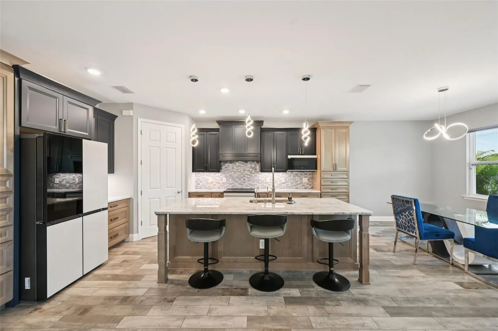 15301 CHINOOK WAY