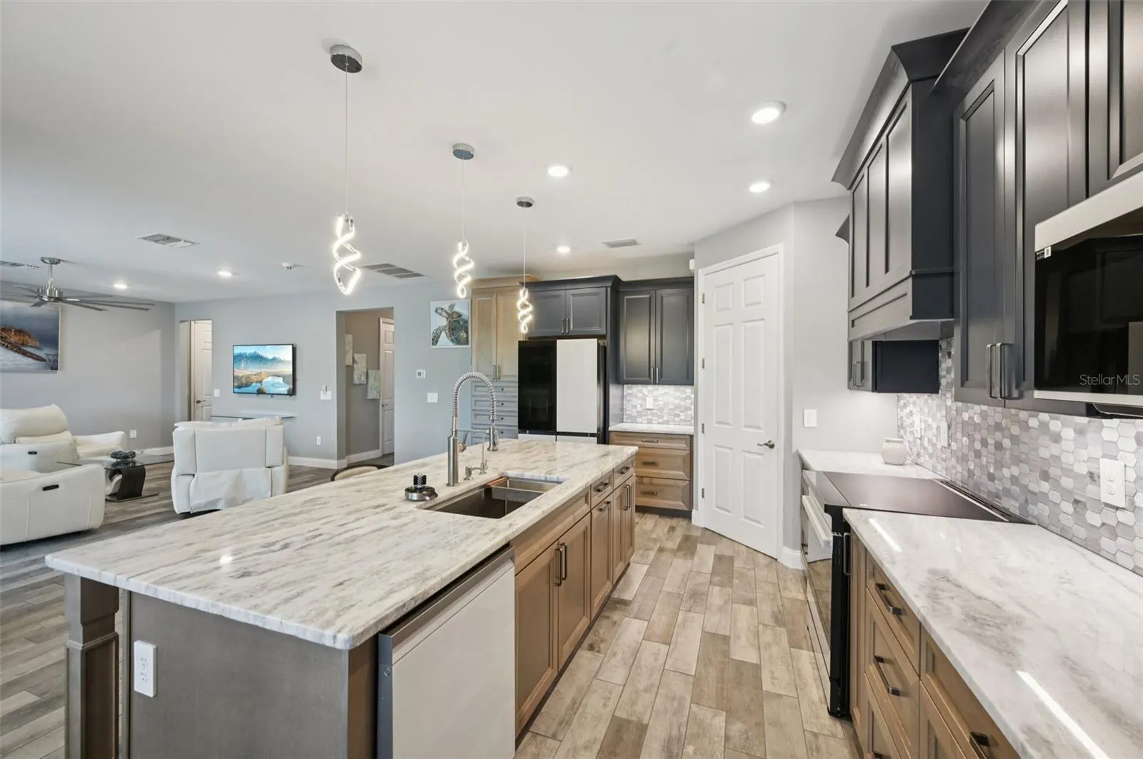 15301 CHINOOK WAY