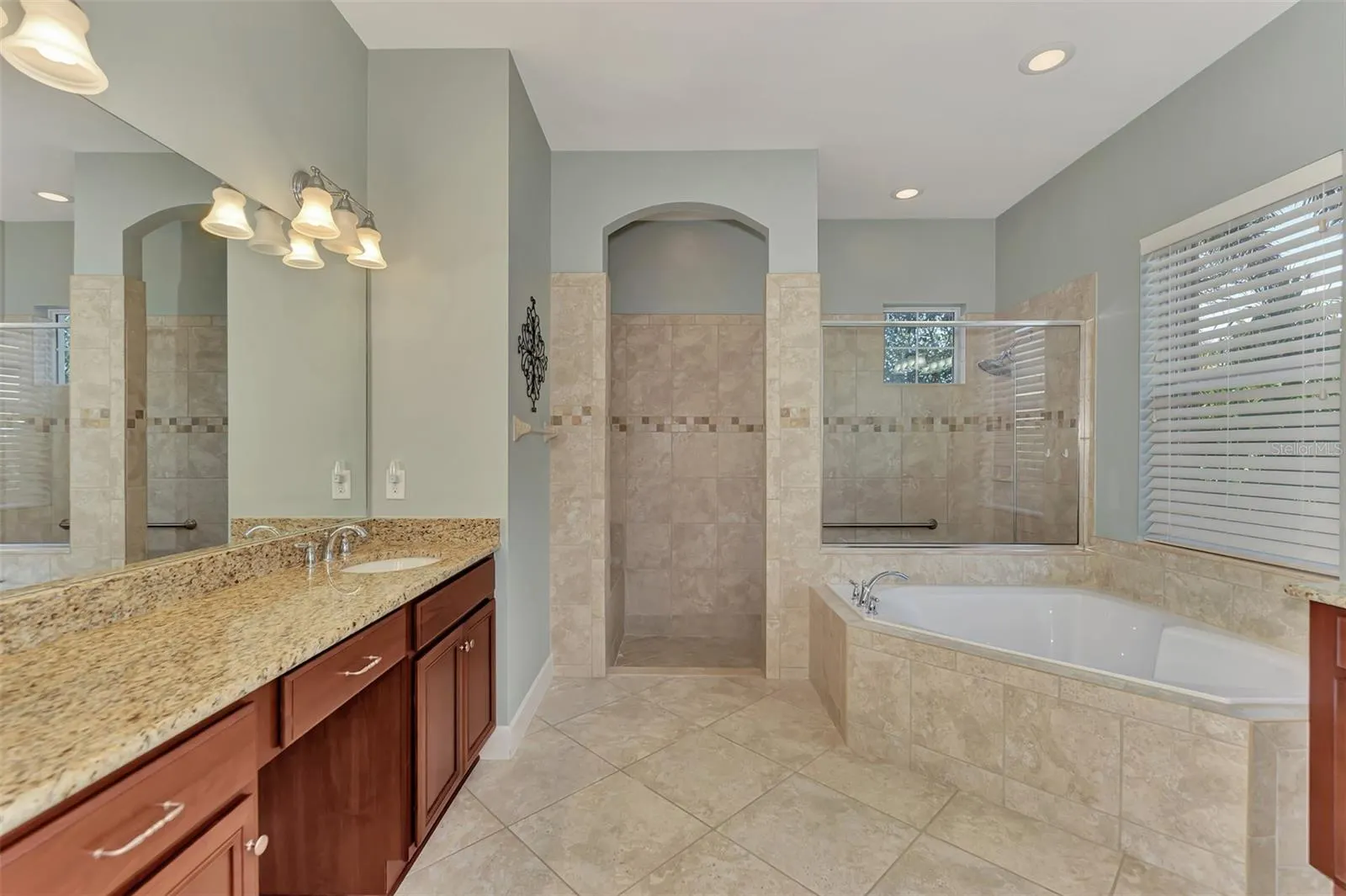 13025 CEDAR CREEK DR