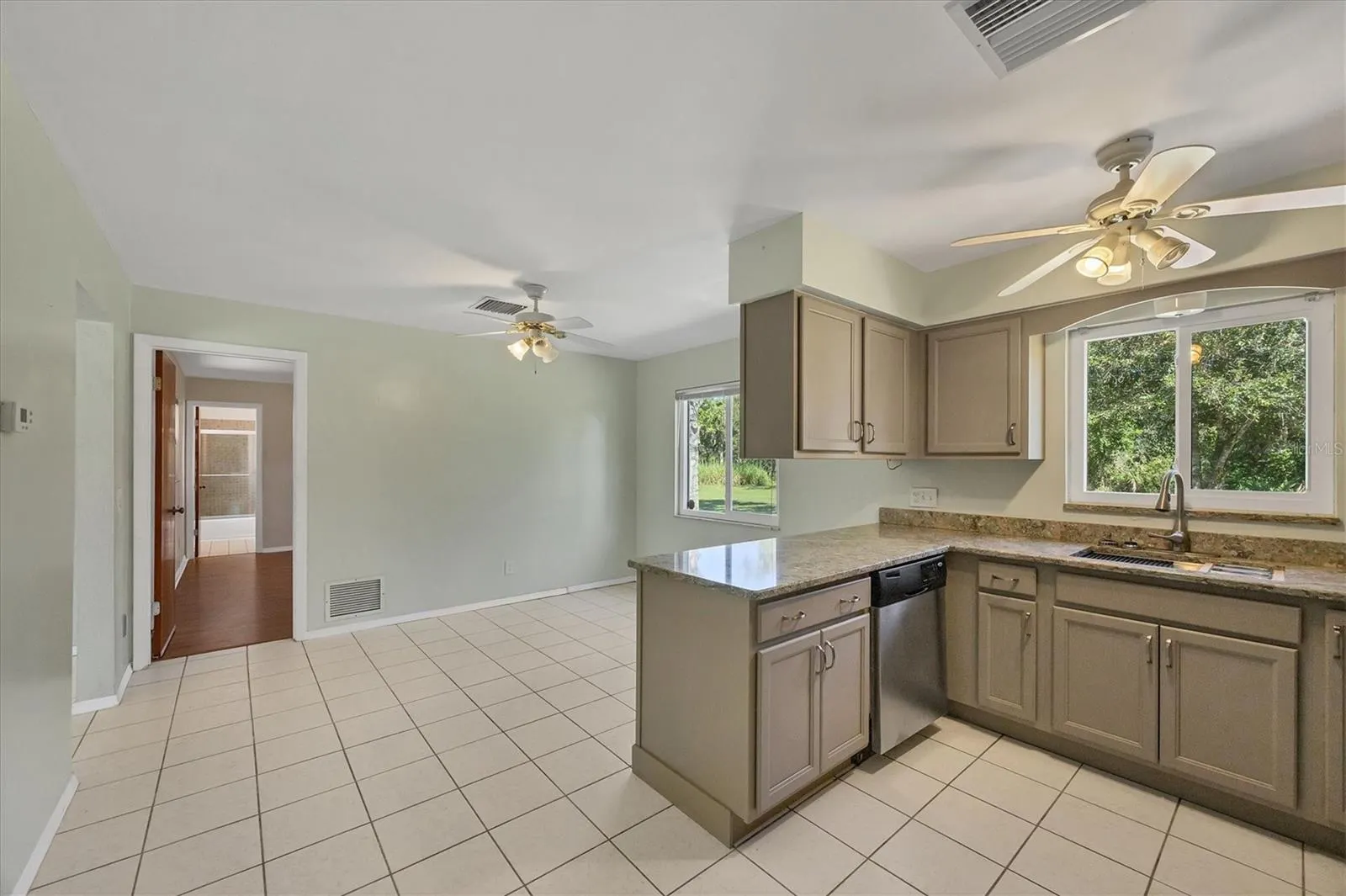 1135 RANGE RD