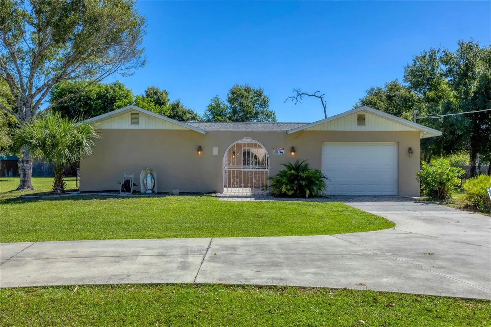 1135 RANGE RD
