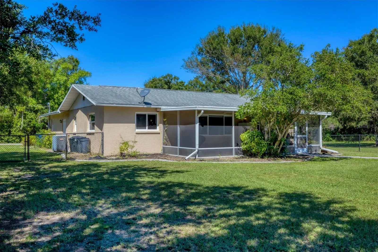 1135 RANGE RD