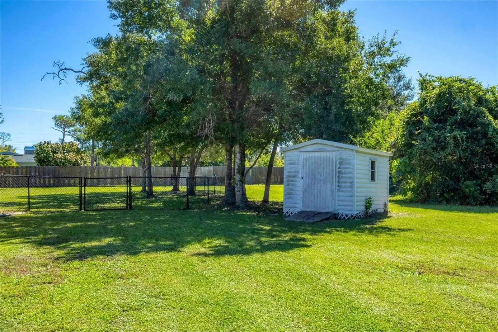 1135 RANGE RD