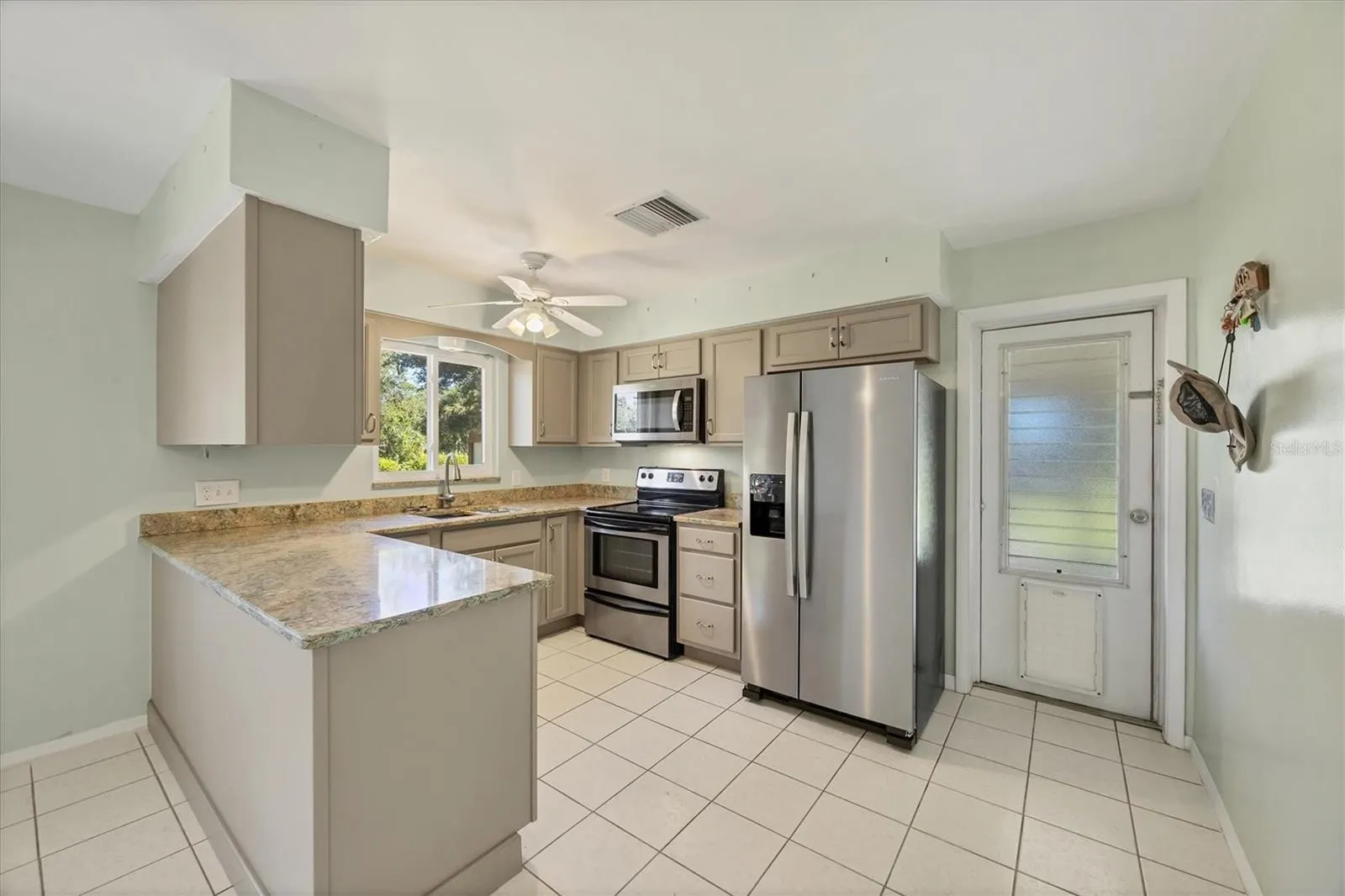 1135 RANGE RD