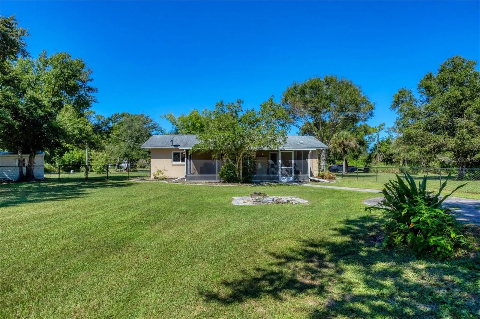 1135 RANGE RD
