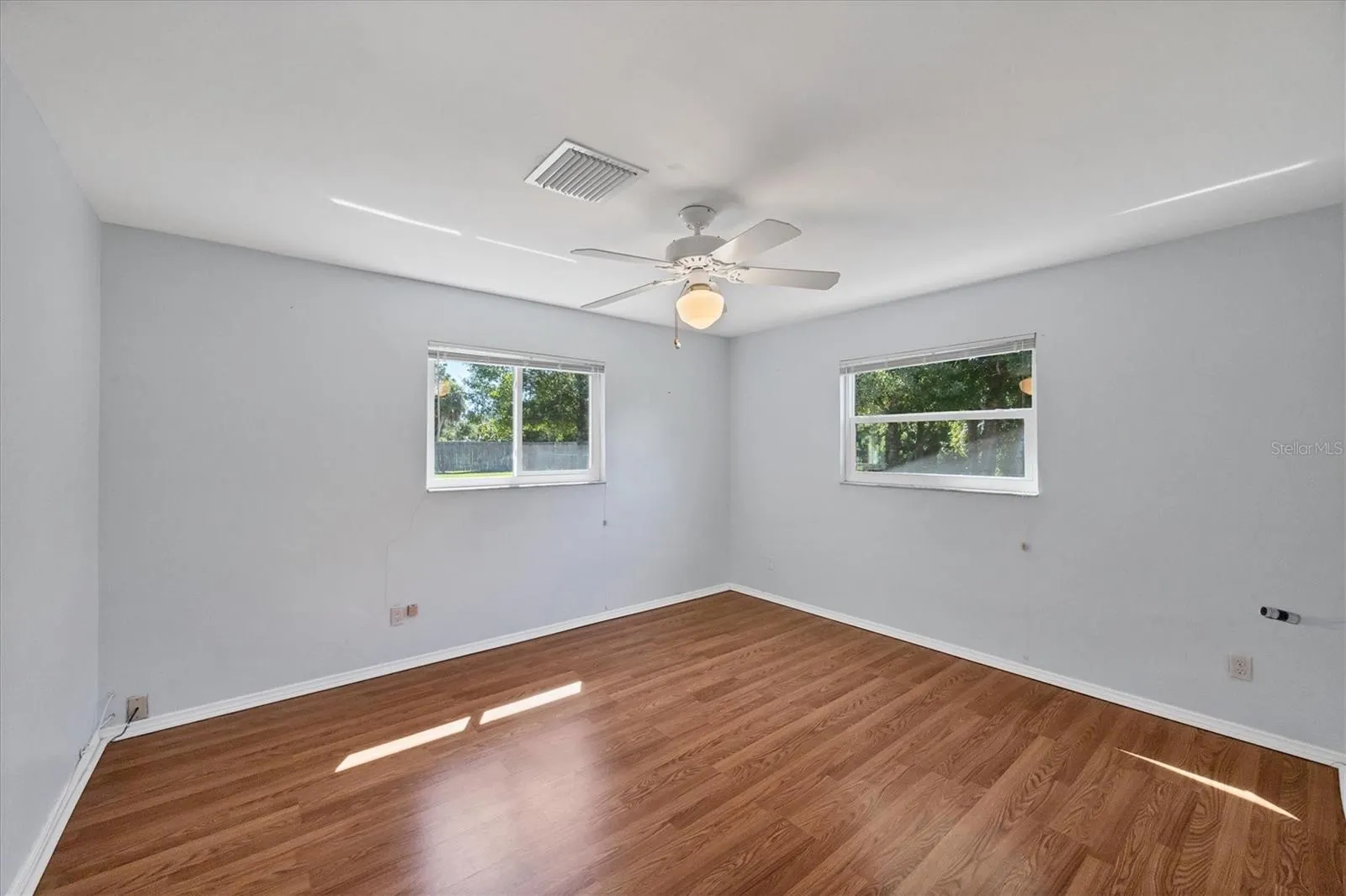 1135 RANGE RD