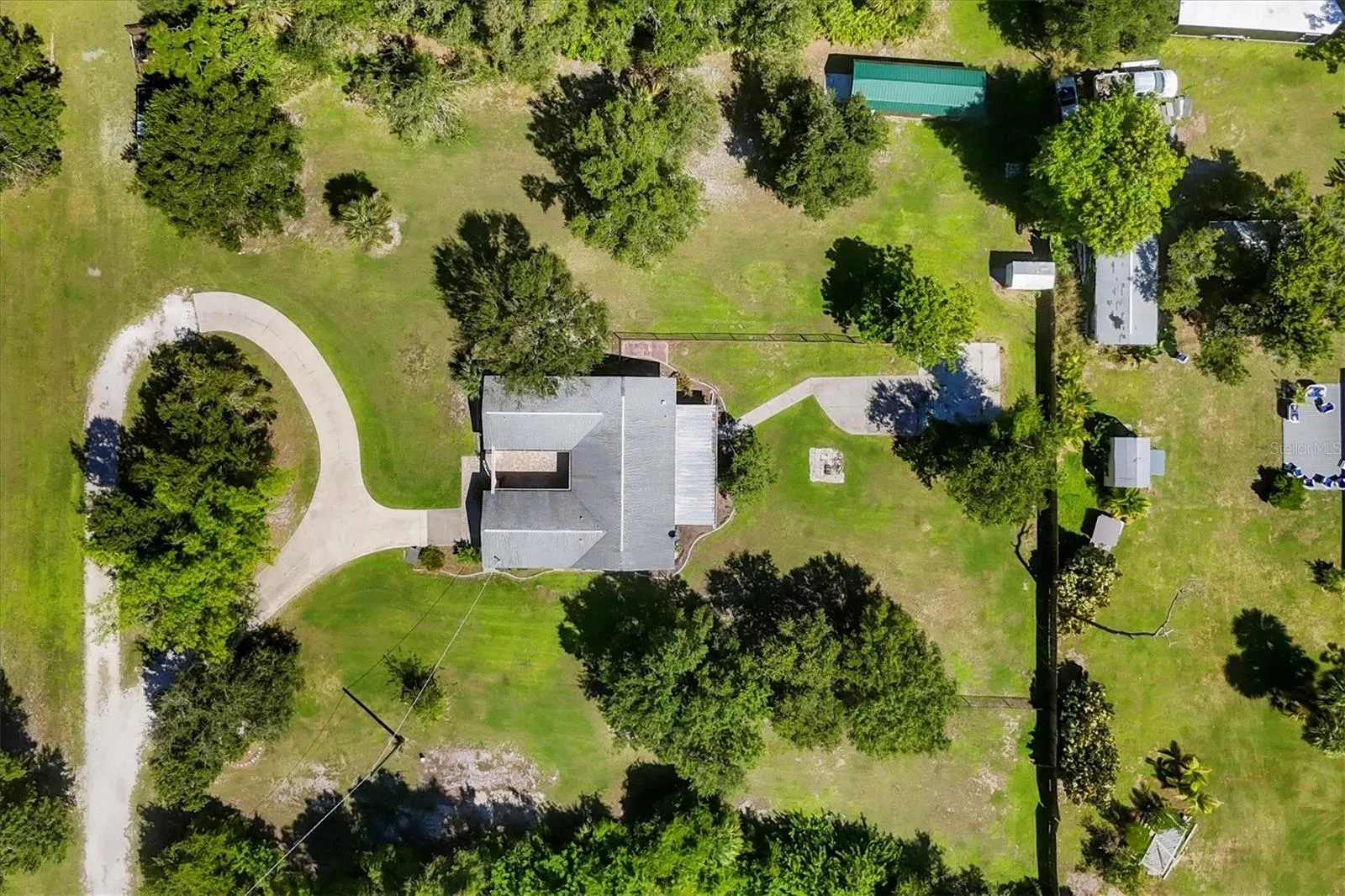 1135 RANGE RD