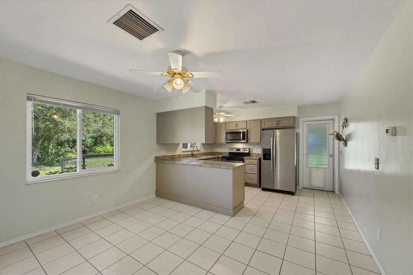 1135 RANGE RD