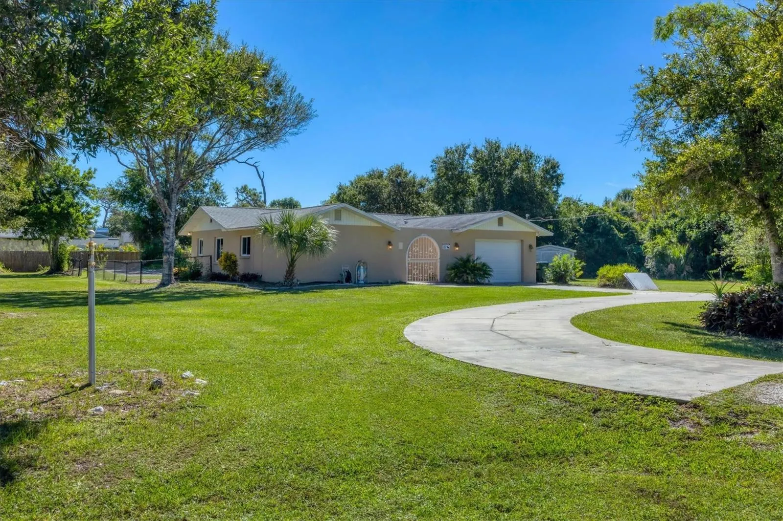 1135 RANGE RD