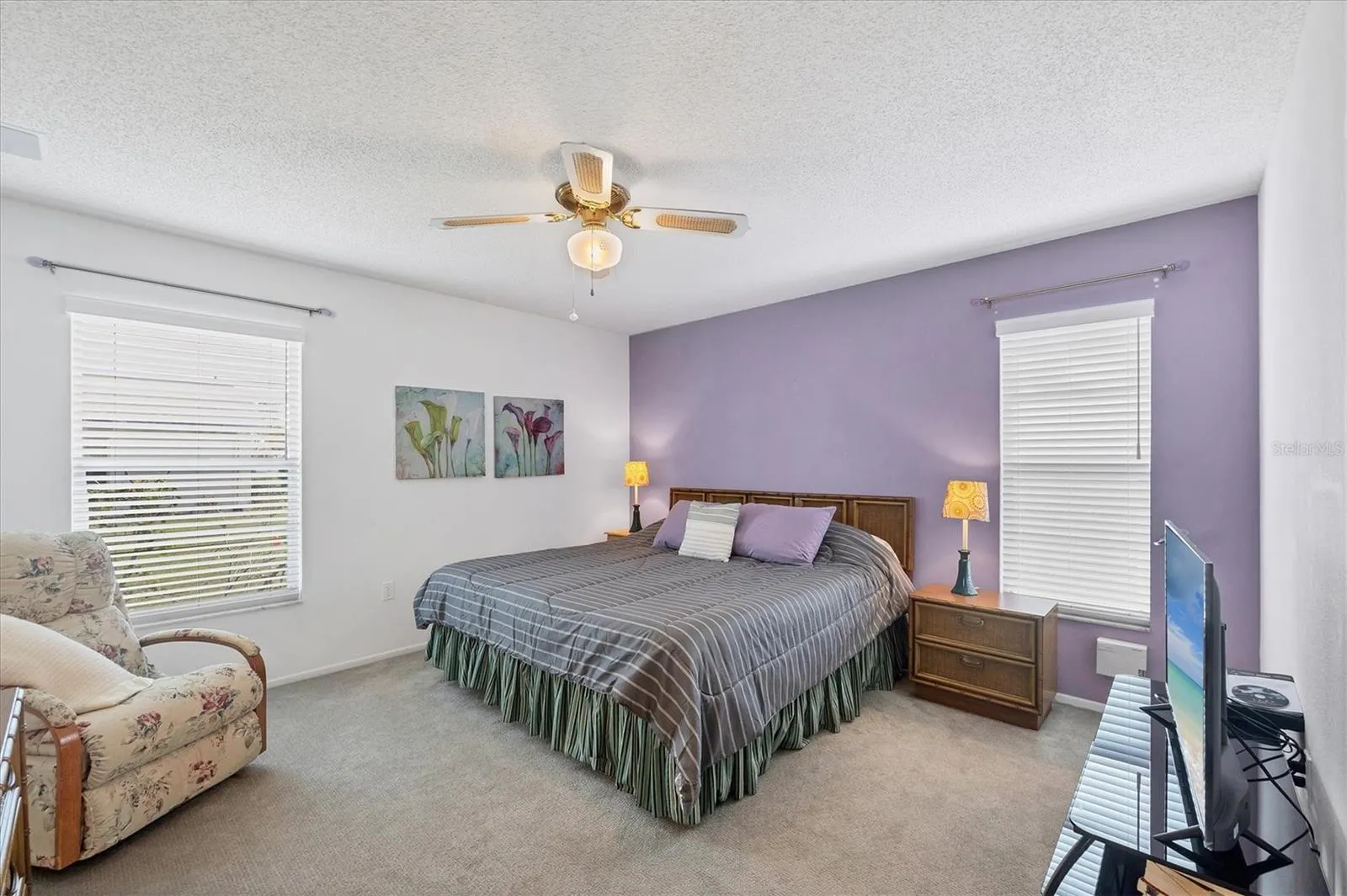 610 APPLE LN