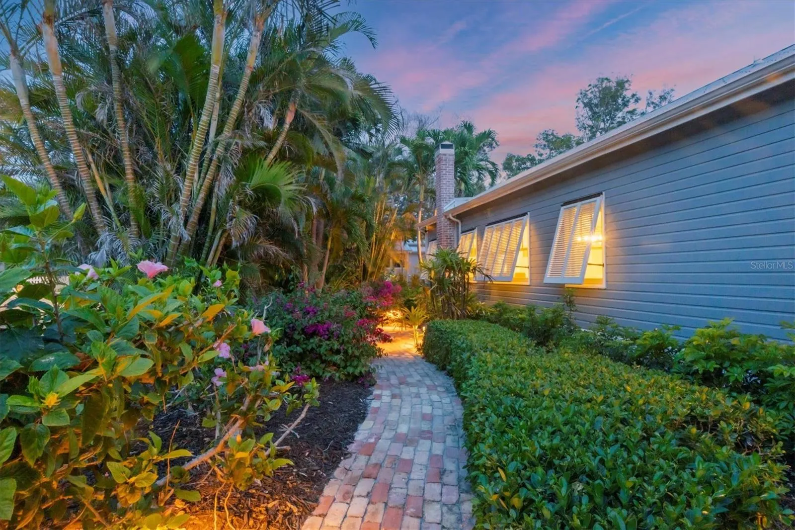 291 PALM AVE